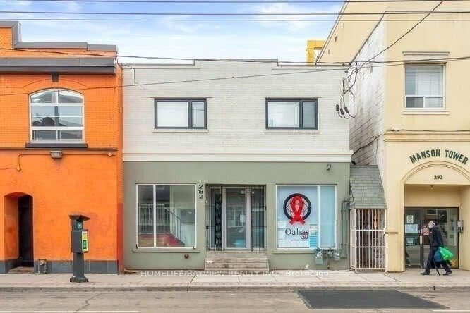 #202 - 282 Parliament Street