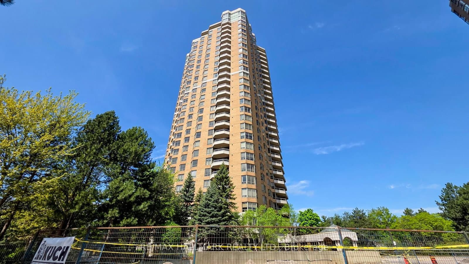 #1610 - 89 Skymark Drive