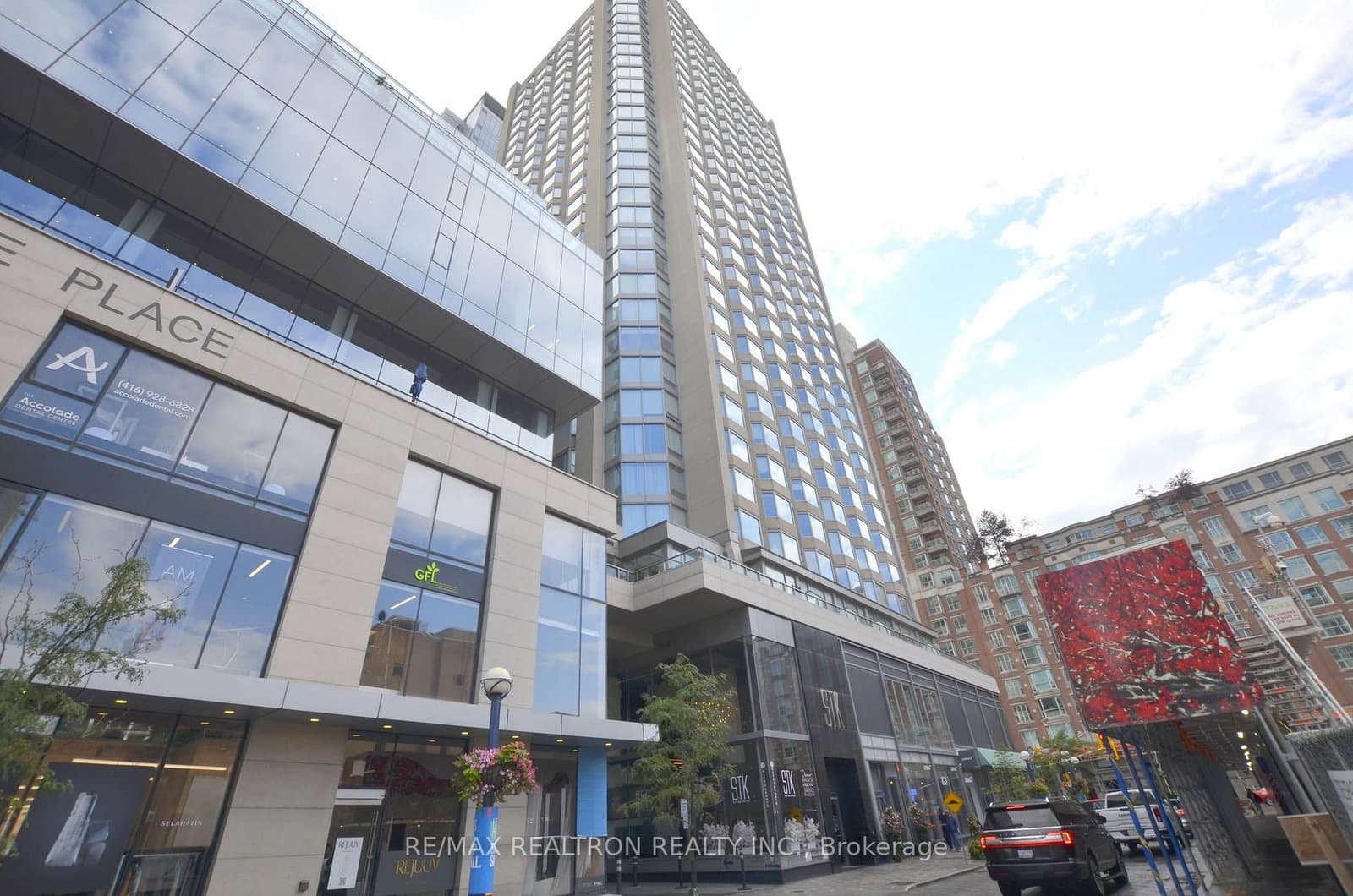 #713 - 155 Yorkville Avenue