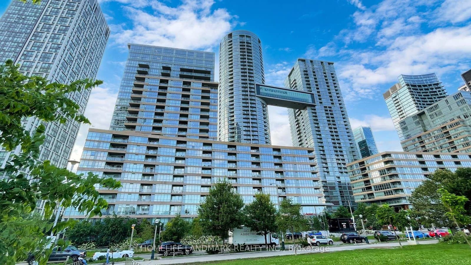 #702 - 151 Dan Leckie Way