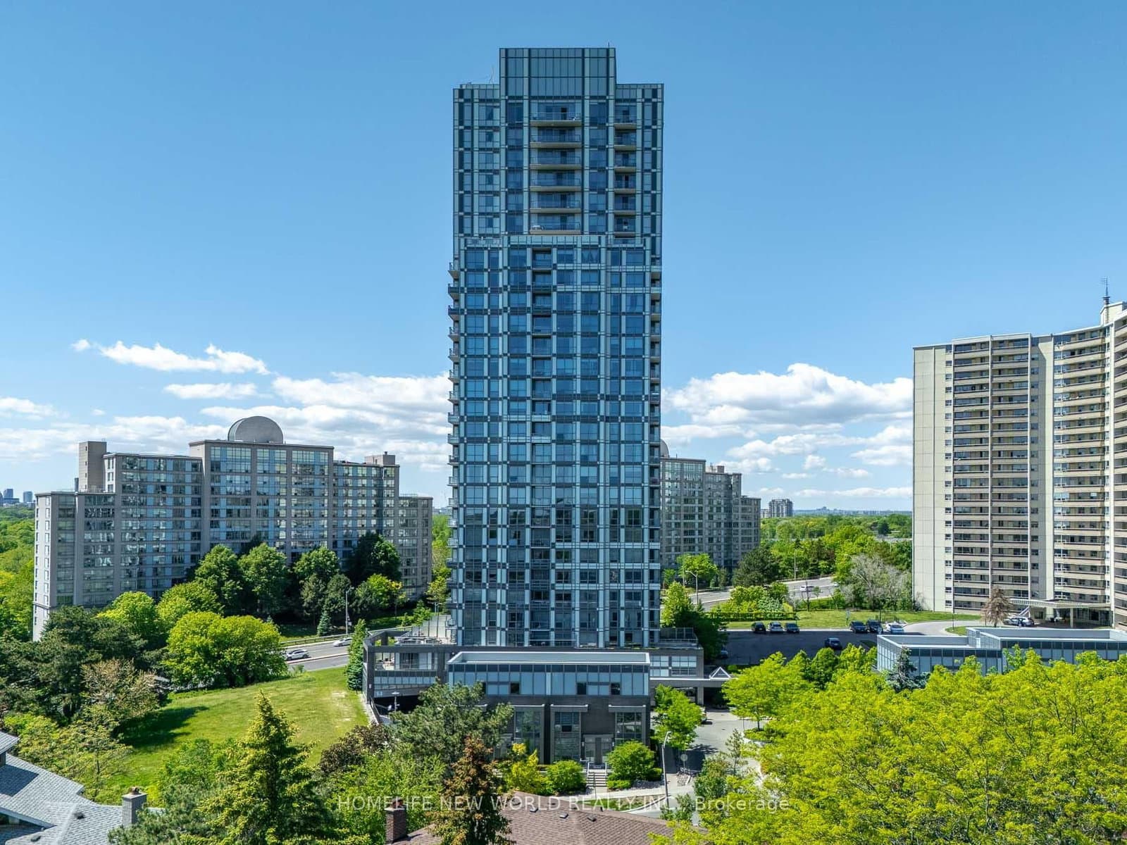 #809 - 18 Graydon Hall Drive