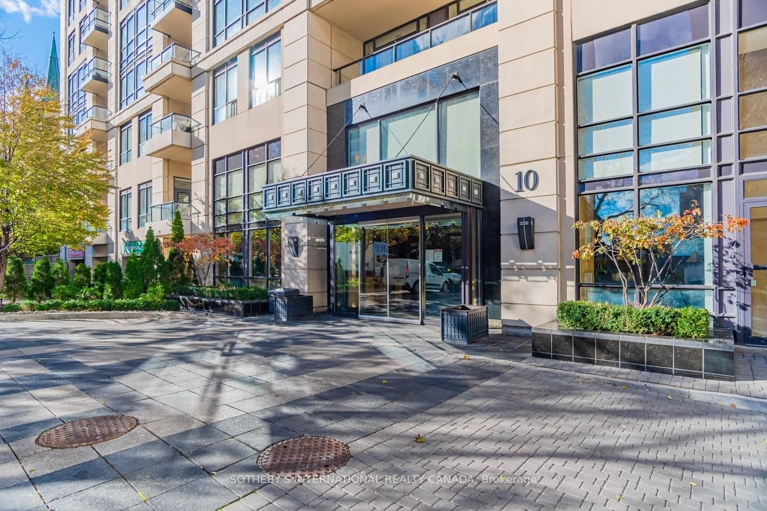 #327 - 10 Delisle Avenue