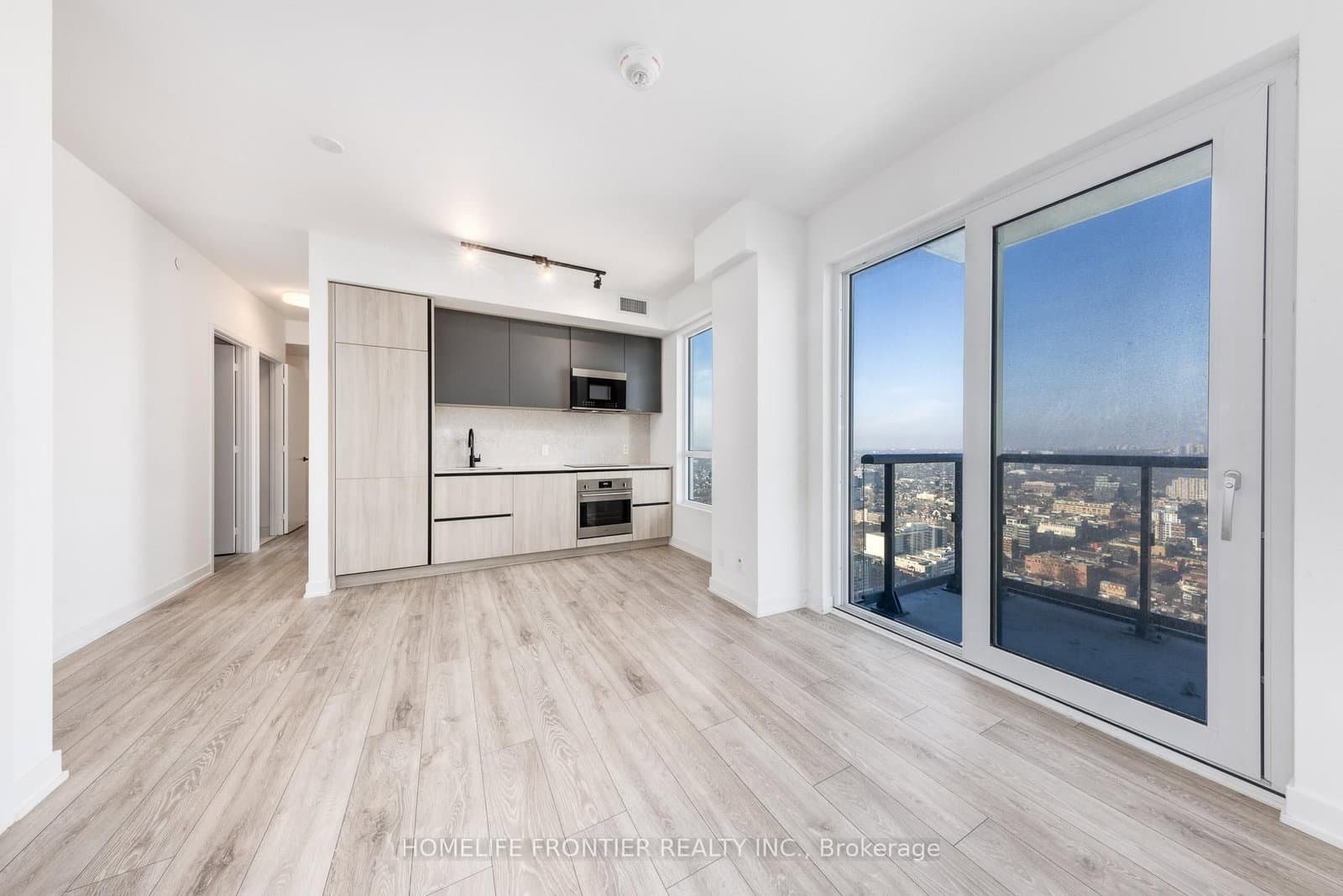 #4702 - 108 Peter Street