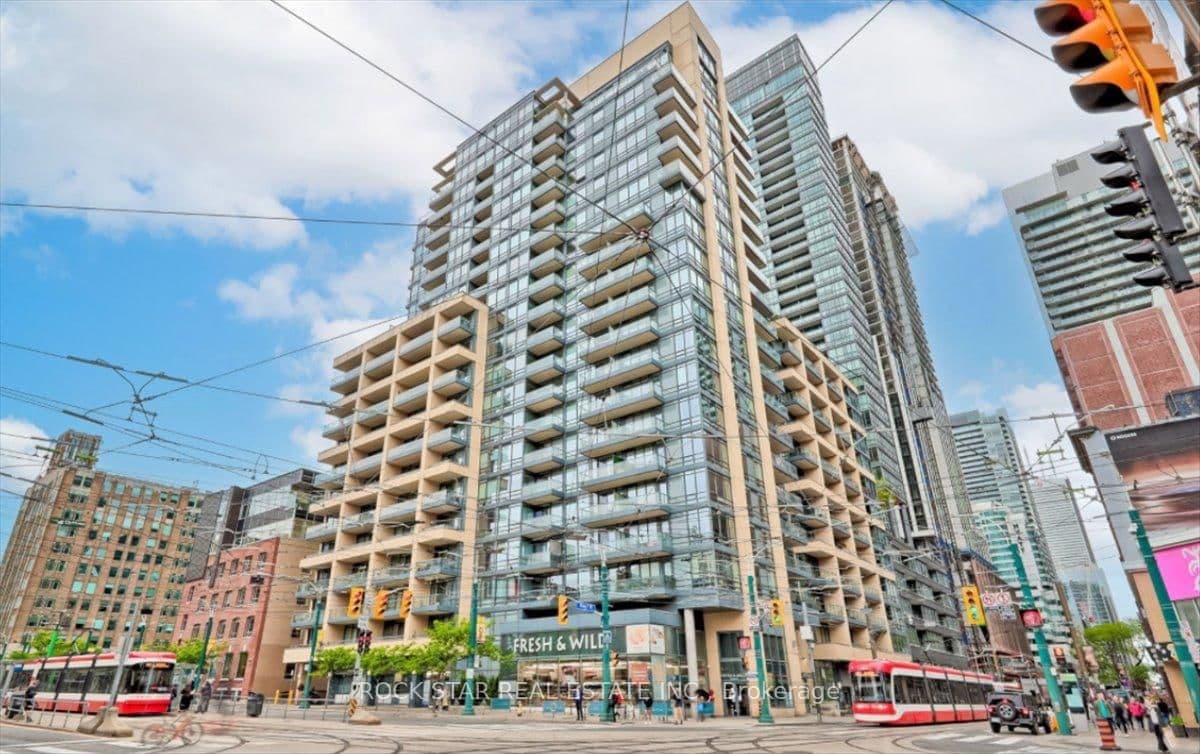 #720 - 438 King Street W