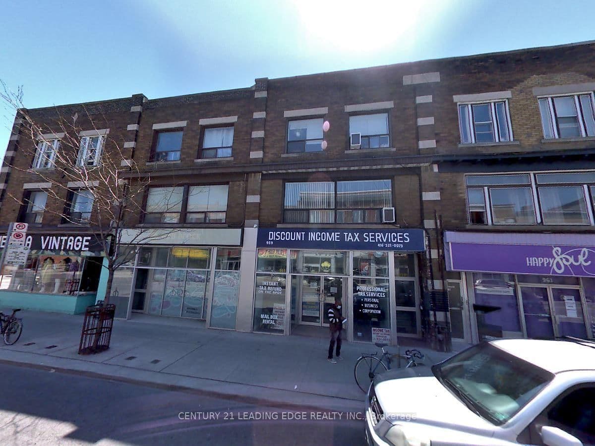 #1 - 959 Bloor Street W