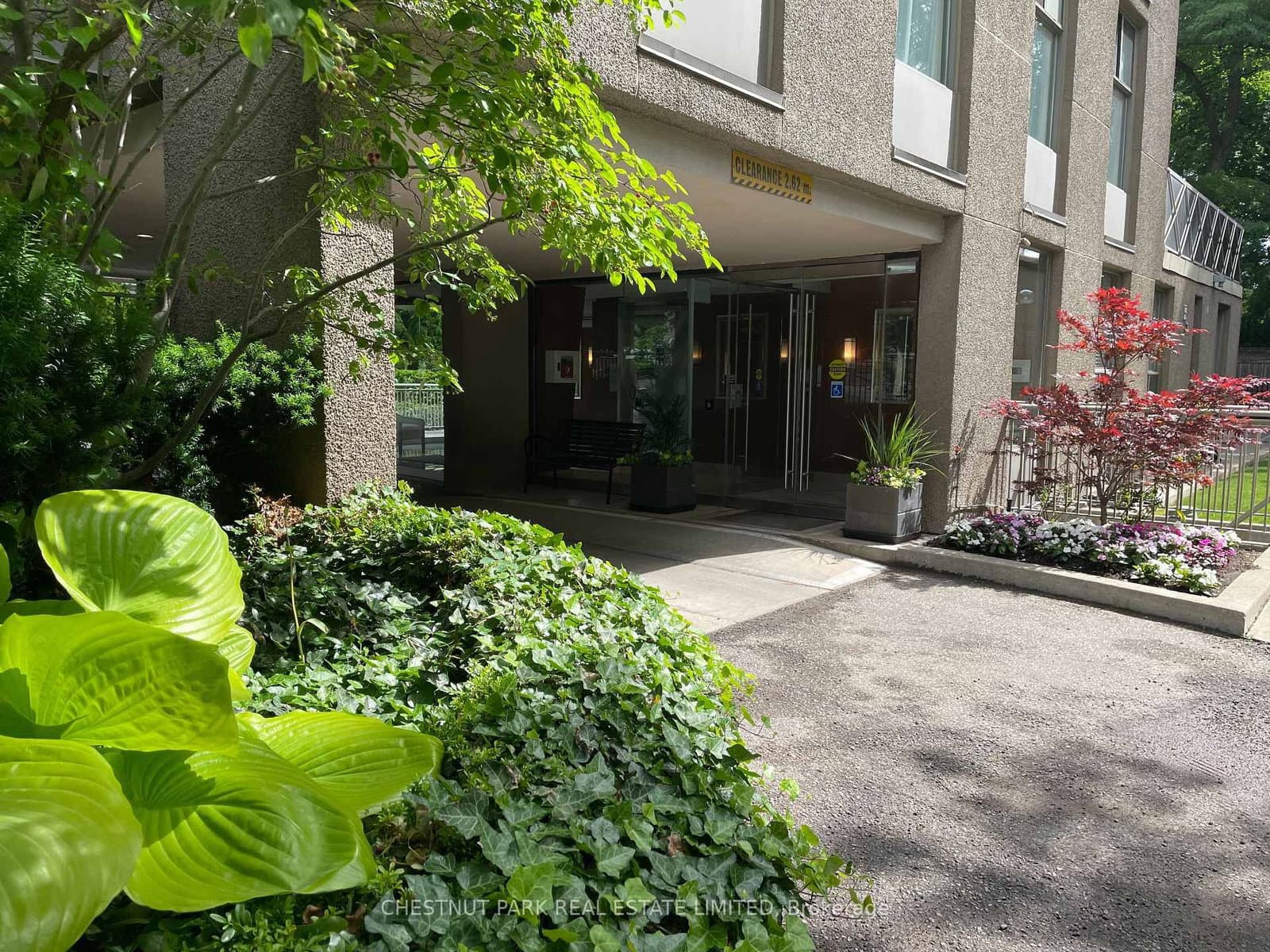 423 Avenue Road, Unit 8