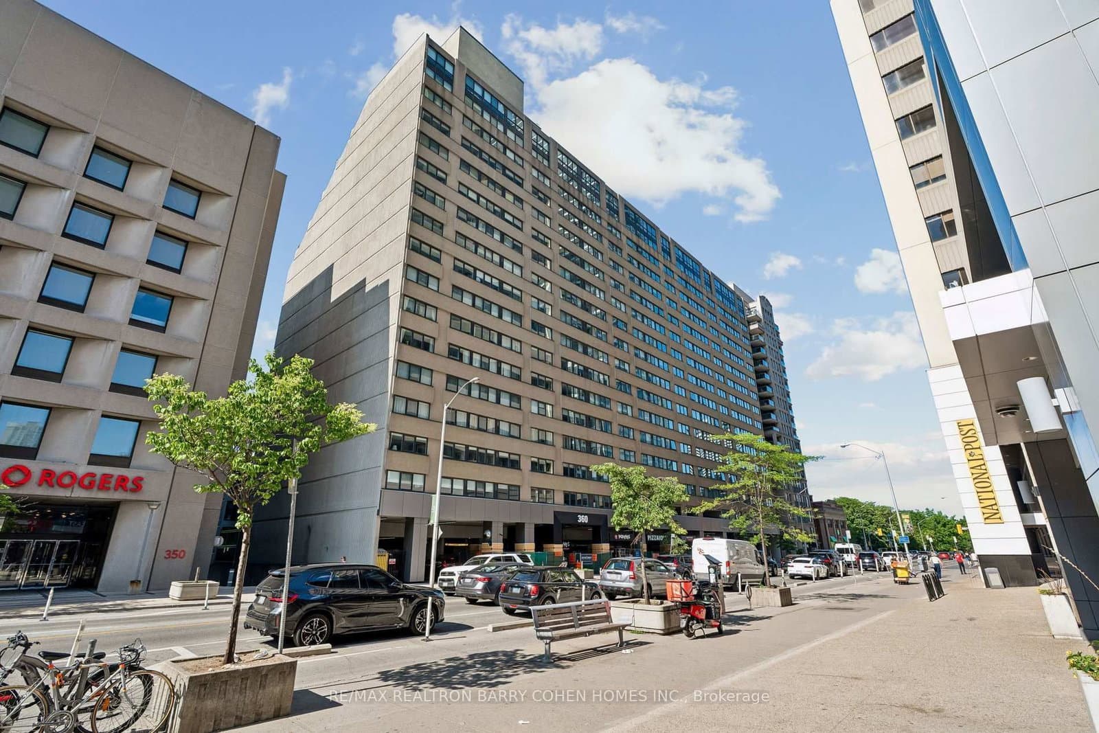#301 - 360 Bloor Street E