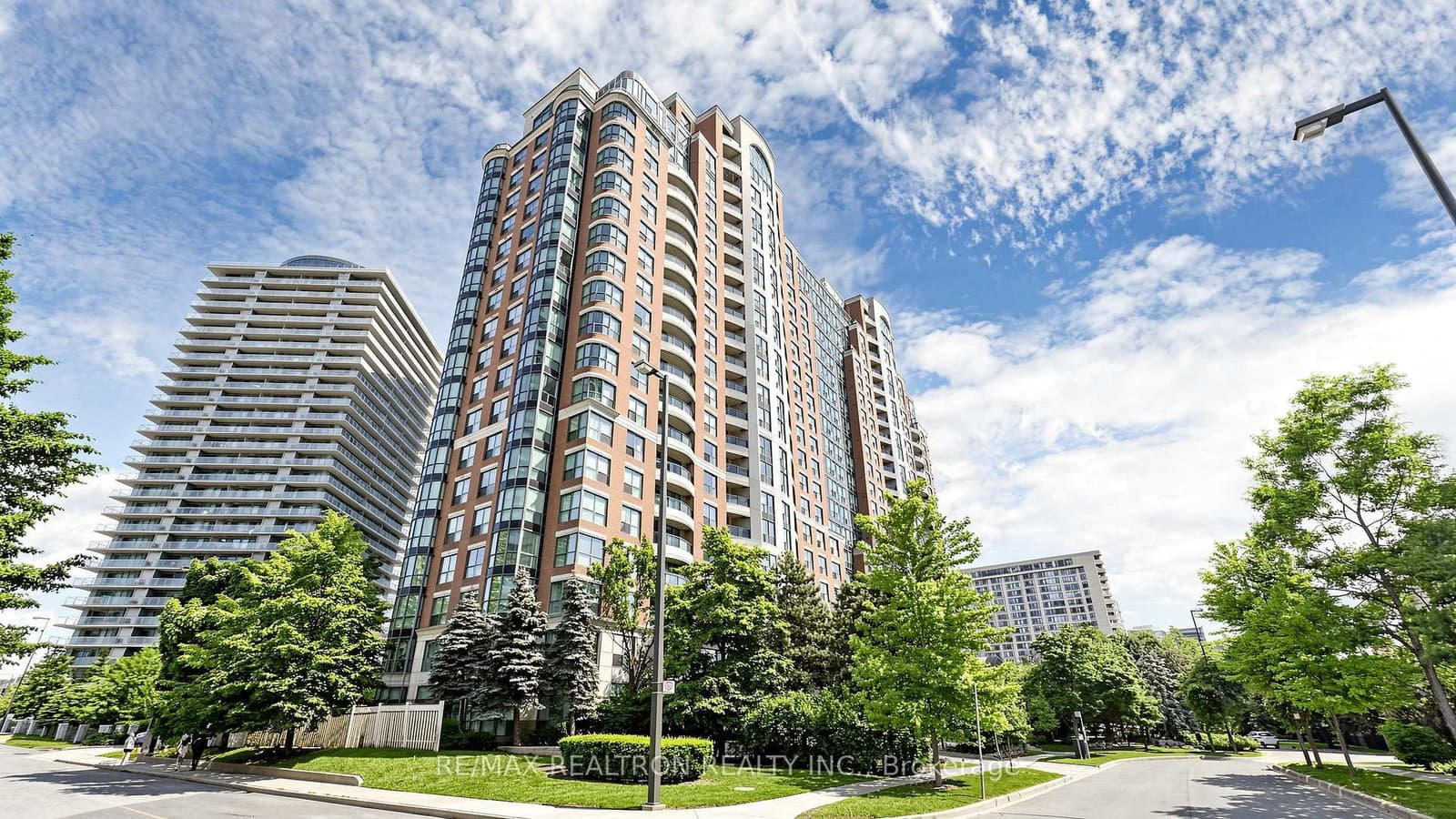 #502 - 23 Lorraine Drive