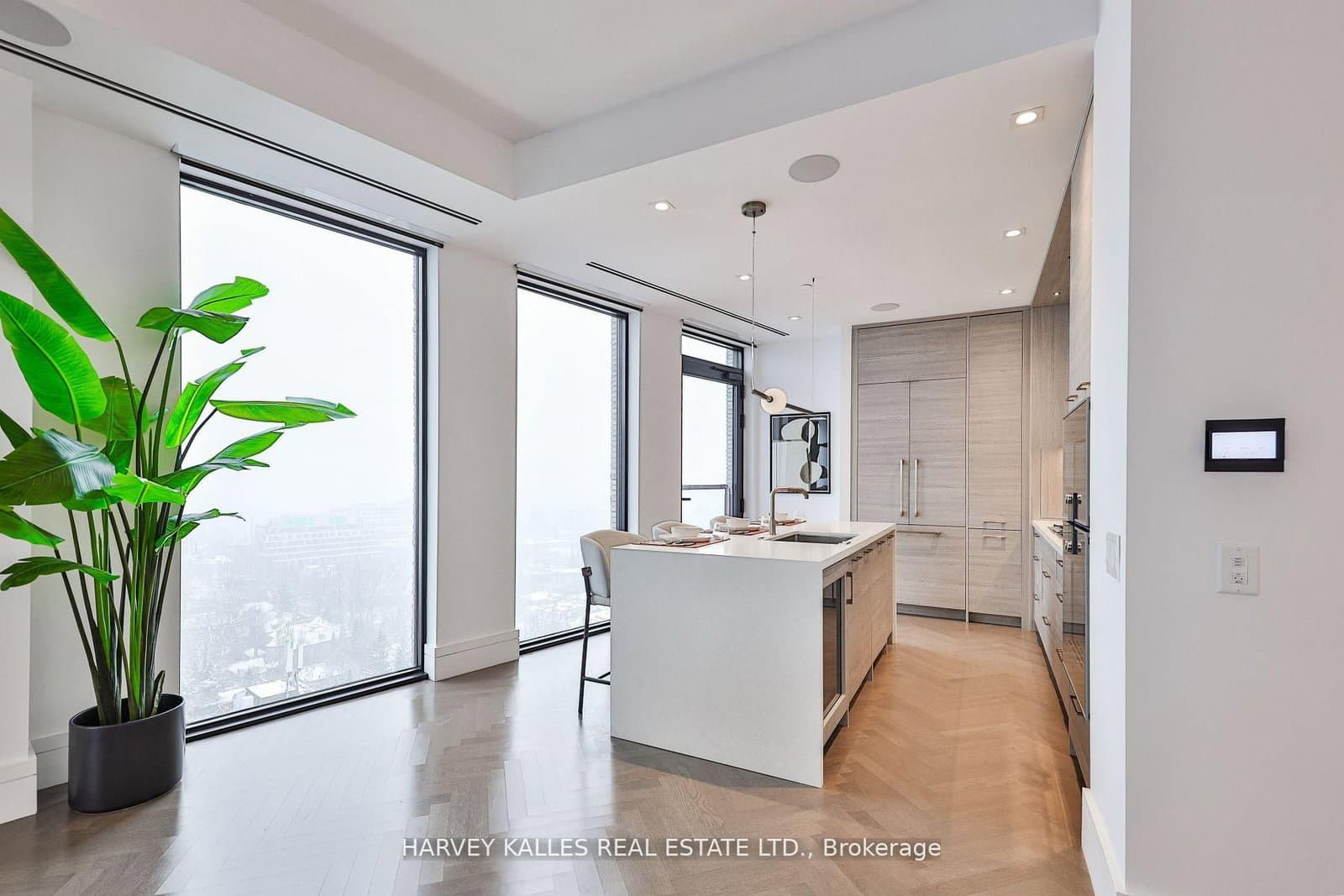 #1707 - 215 Lonsdale Road