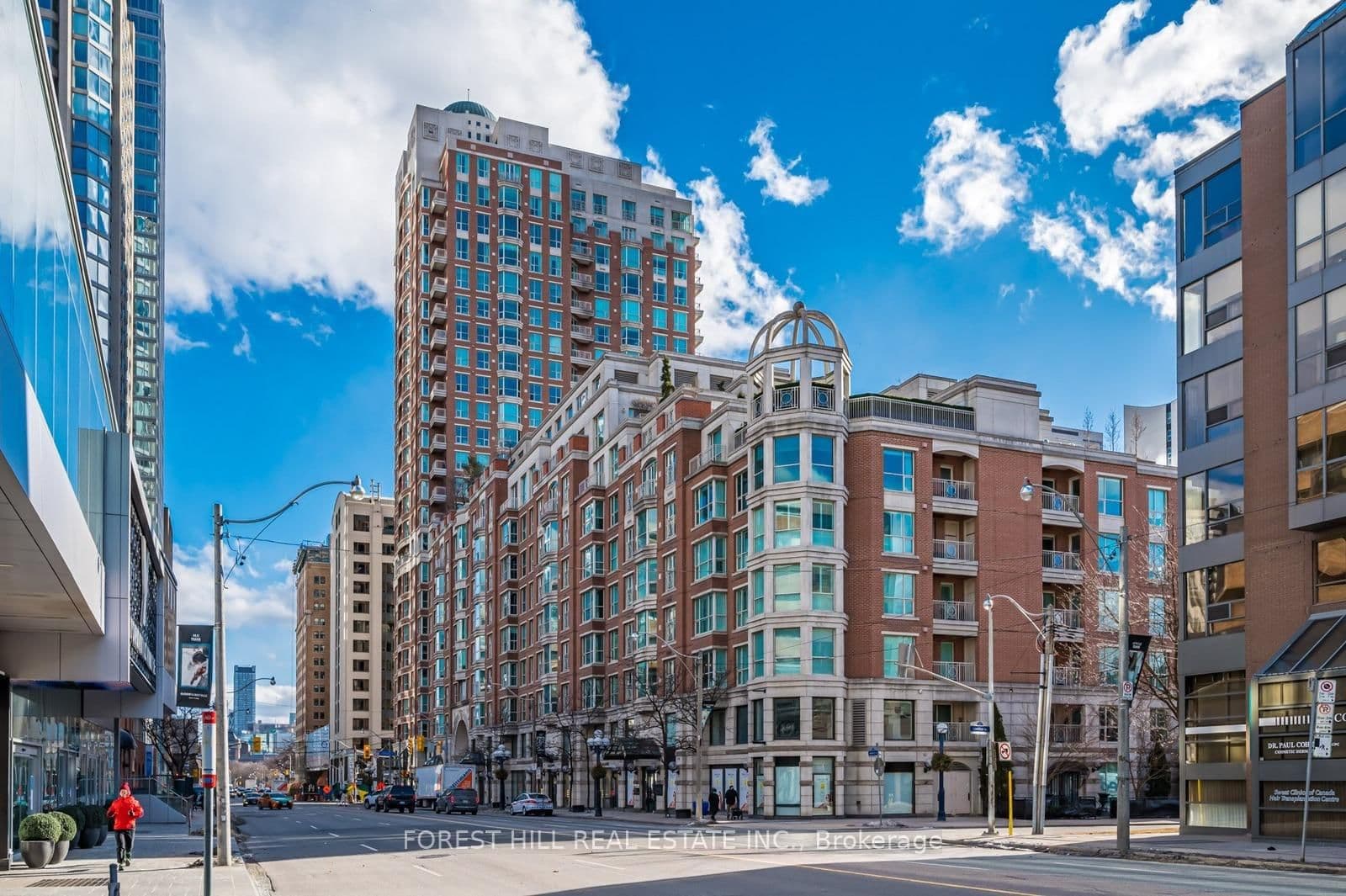 #2002 - 38 Avenue Road