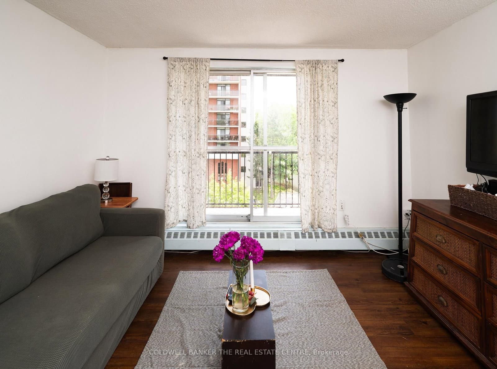 #404 - 1690 Victoria Park Avenue