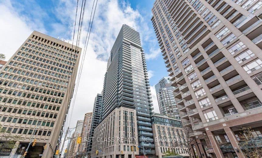 #3208 - 955 Bay Street