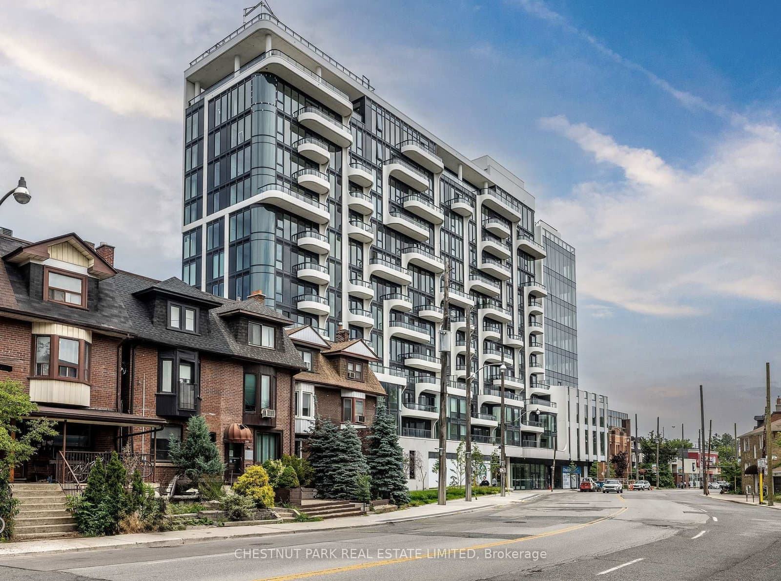#901 - 328 Dupont Street