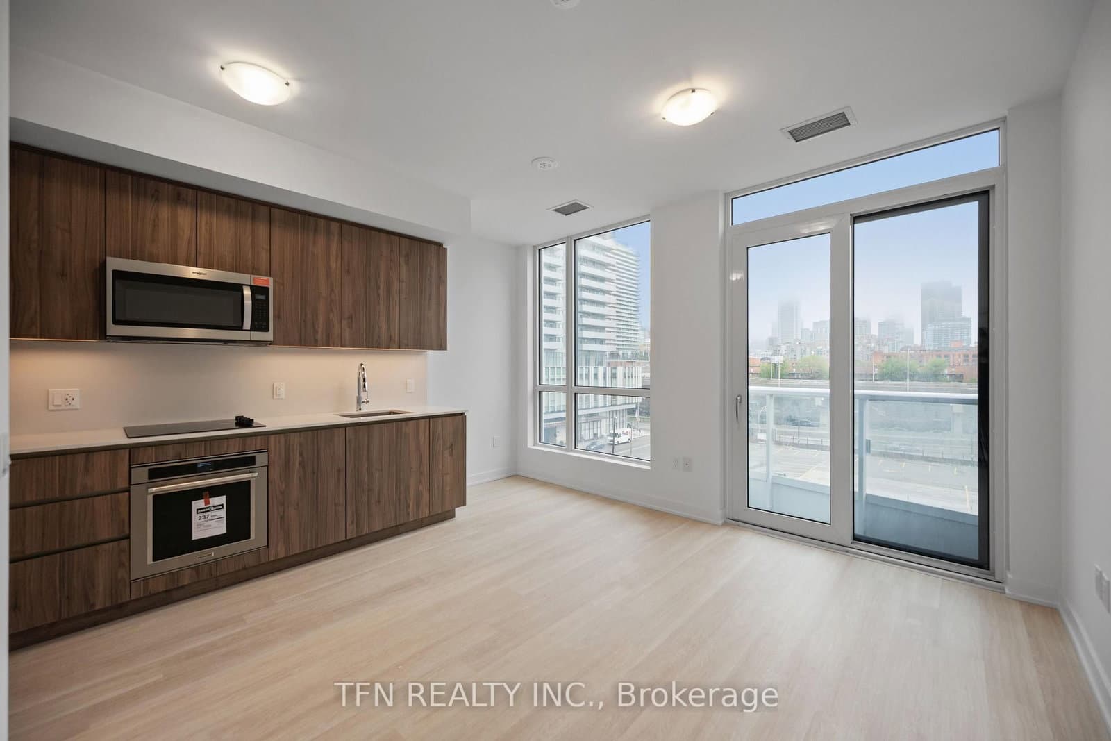 #504 - 15 Richardson Street
