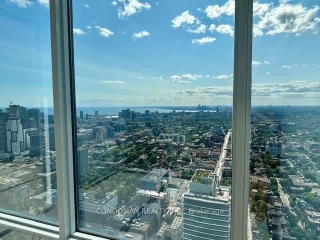 488 University Avenue, Unit 4316