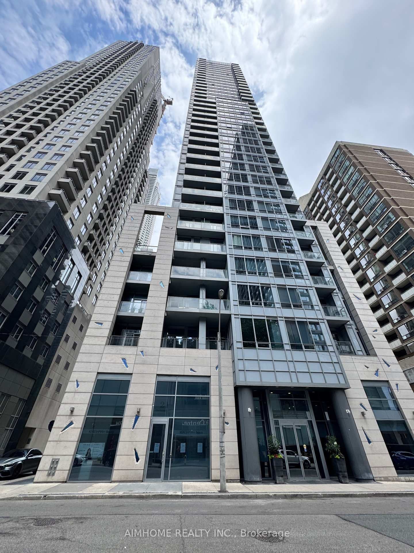 #1801 - 21 Balmuto Street
