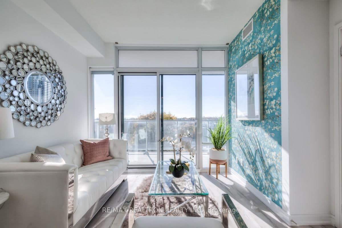 #628 - 621 Sheppard Avenue E