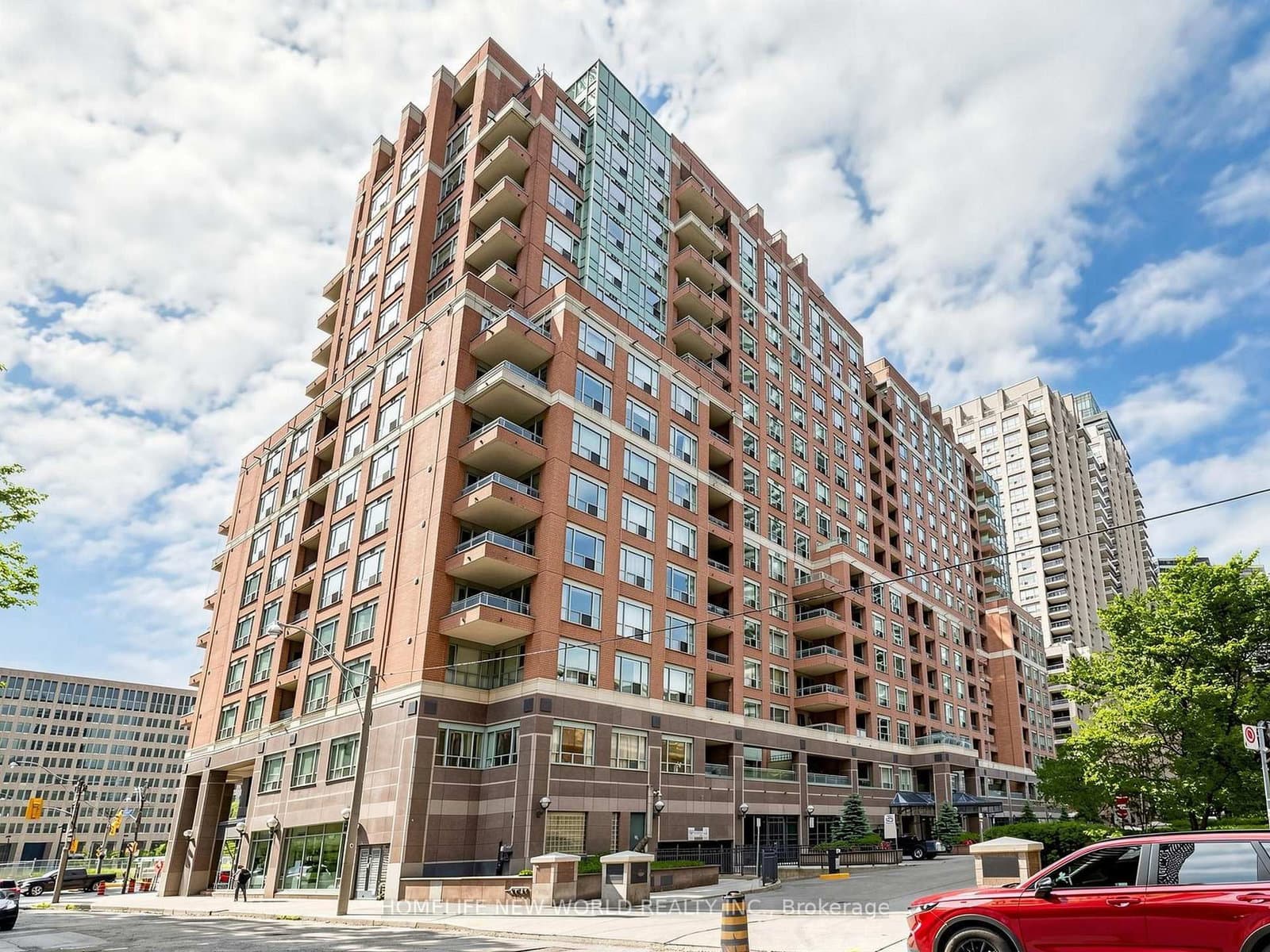 ##708 - 887 Bay Street