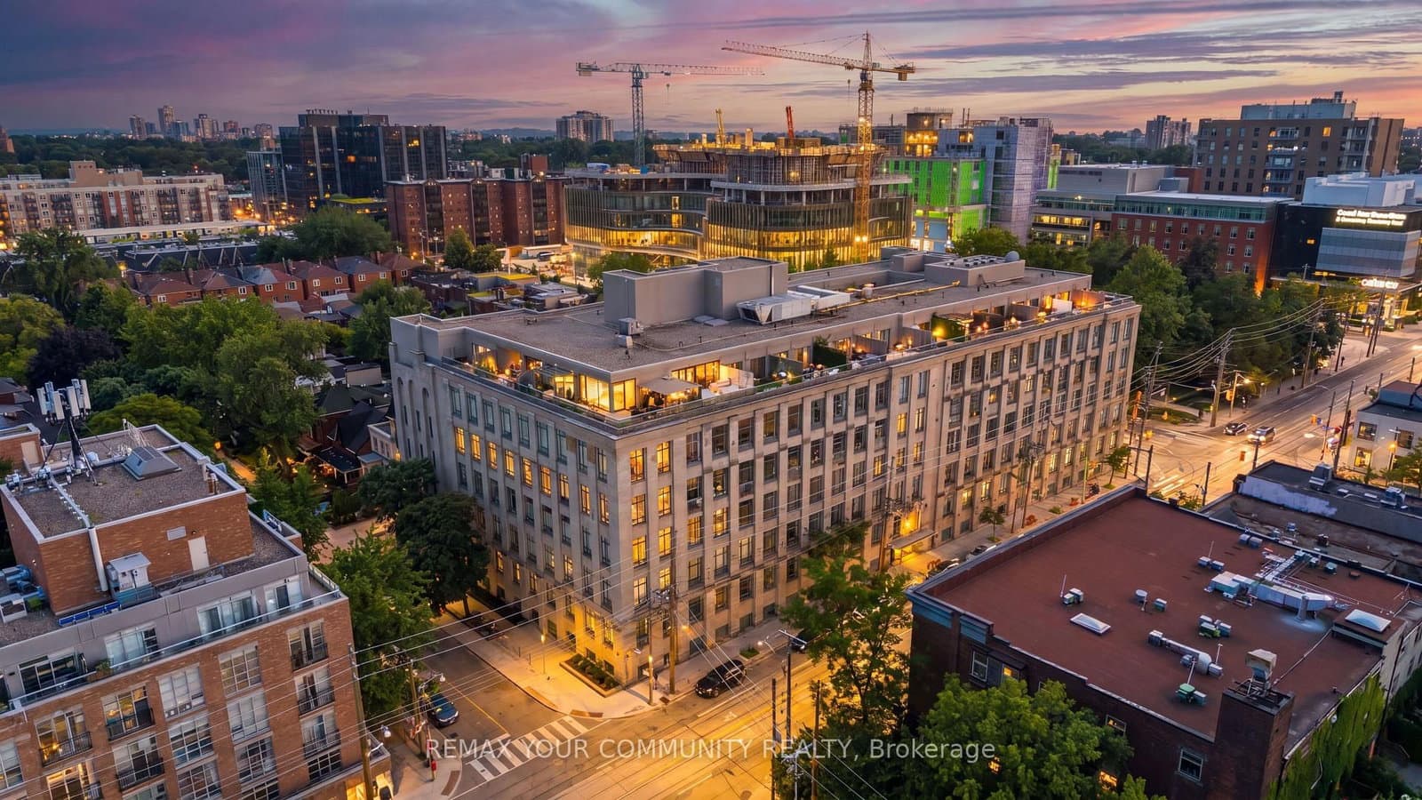 #301 - 993 Queen Street W
