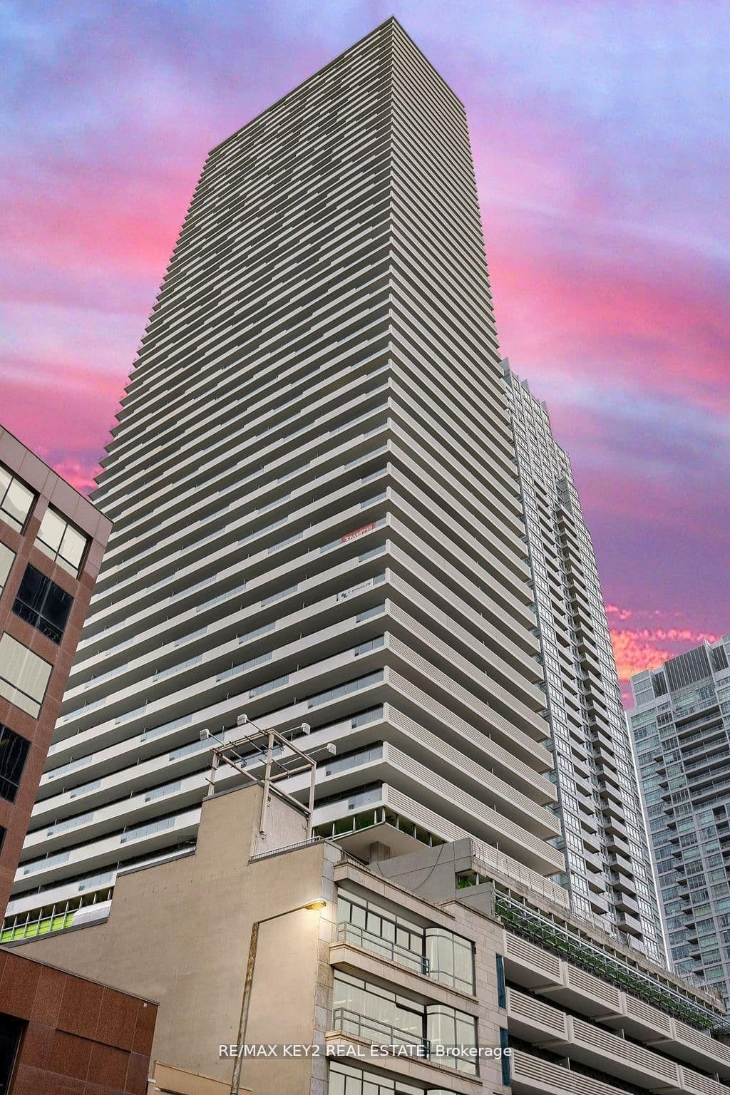 2221 Yonge Street, Unit 3402