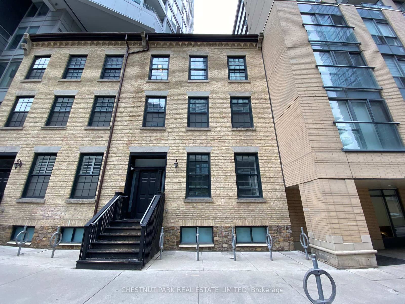 68 Shuter Street, Unit TH 2