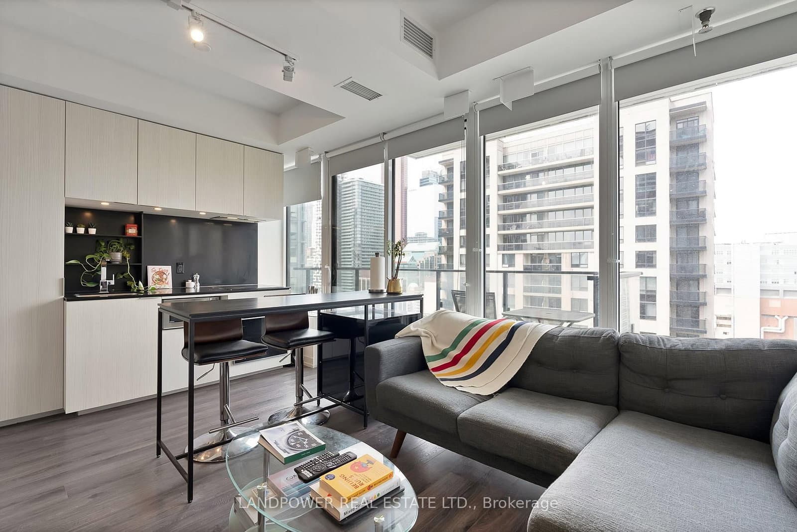 #2501 - 77 Shuter Street
