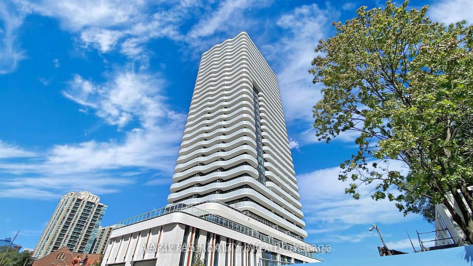 15 Holmes Avenue, Unit 3006