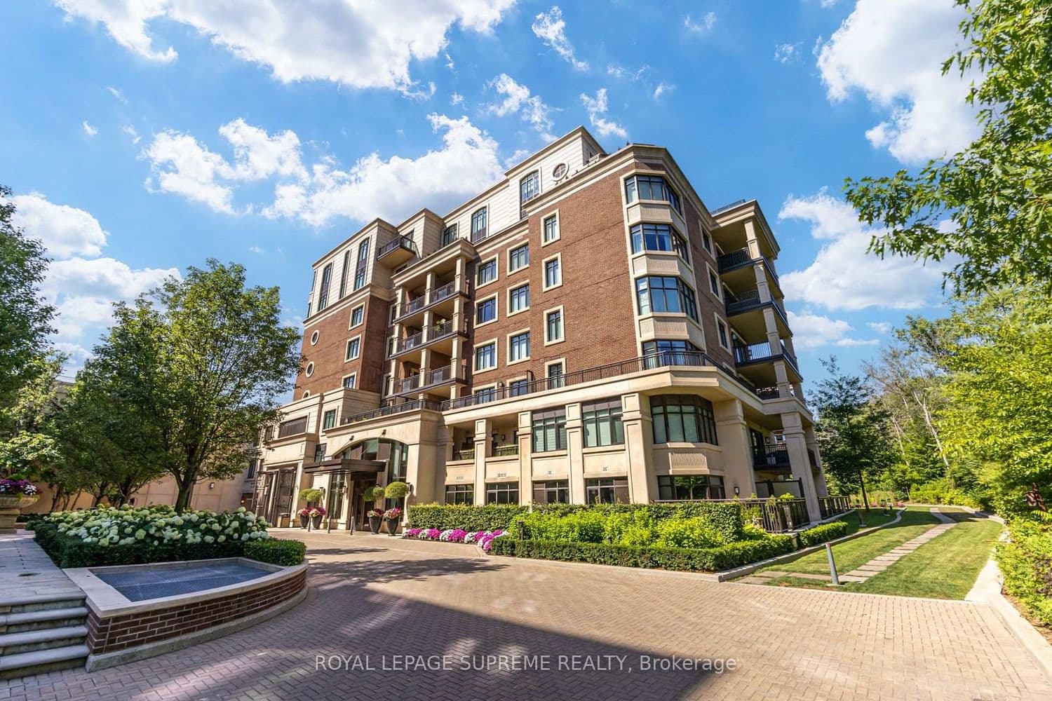 #227 - 1900 Bayview Avenue