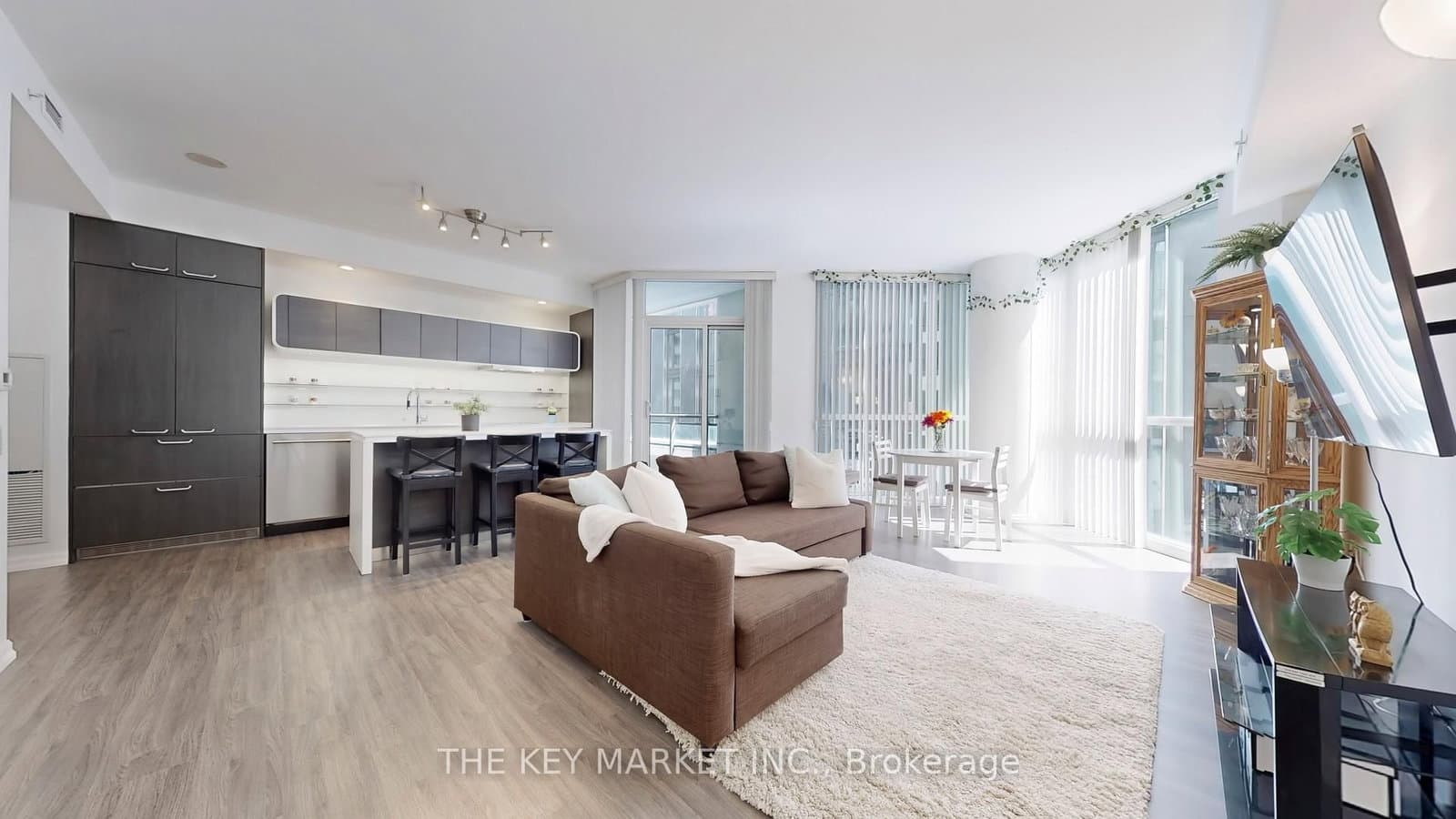 45 Charles Street E, Unit 511