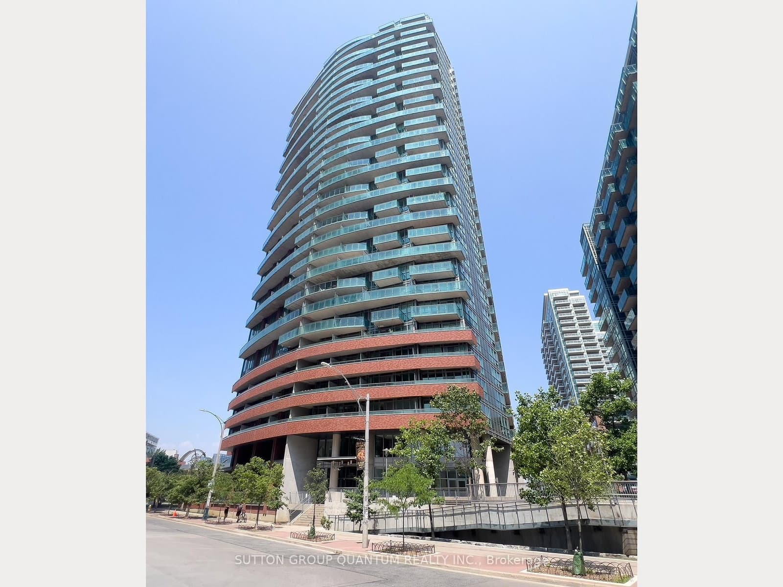 #1012 - 150 East Liberty Street