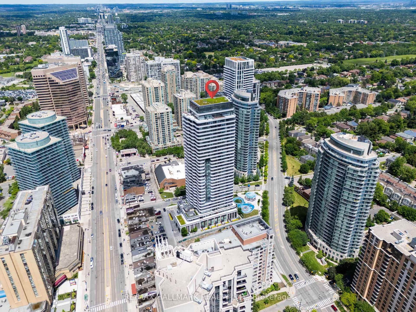 #702 - 15 Holmes Avenue