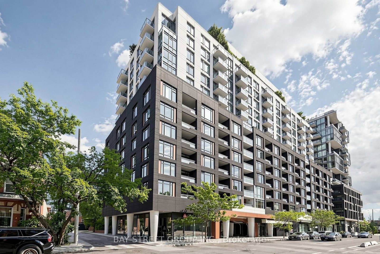 #1118 - 525 Adelaide Street W