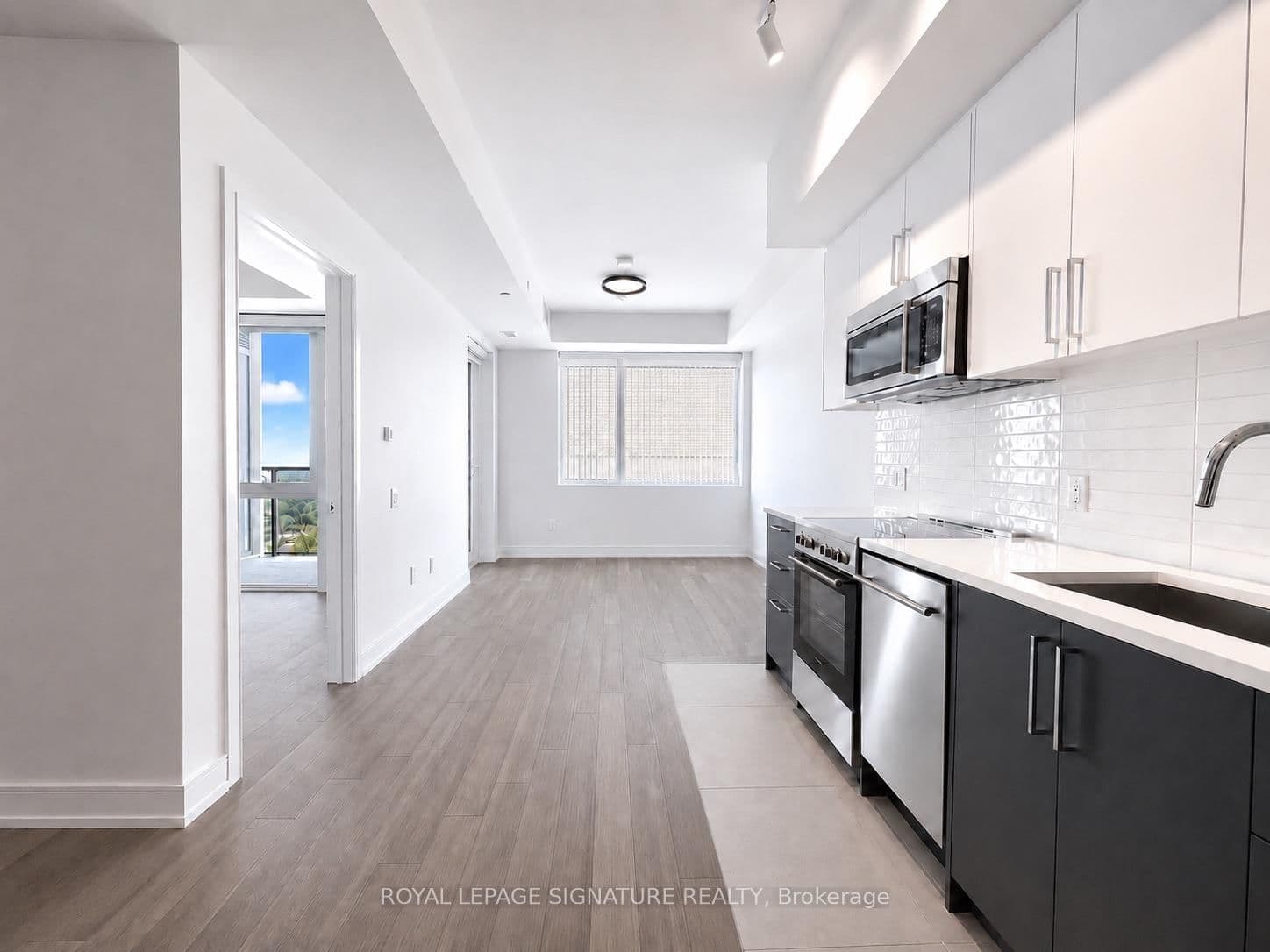 664 Spadina Avenue, Unit 404