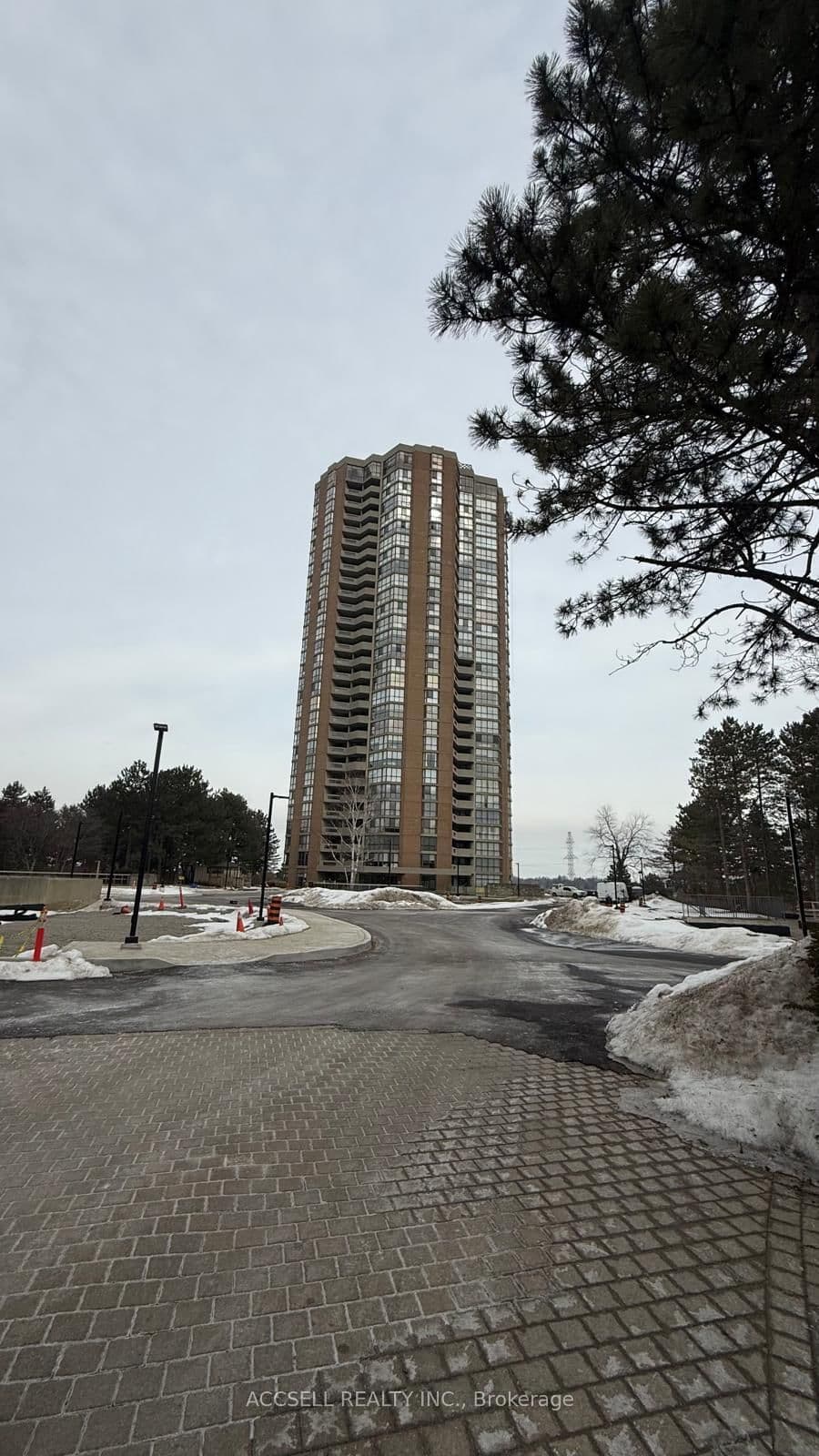 #305 - 85 Skymark Drive