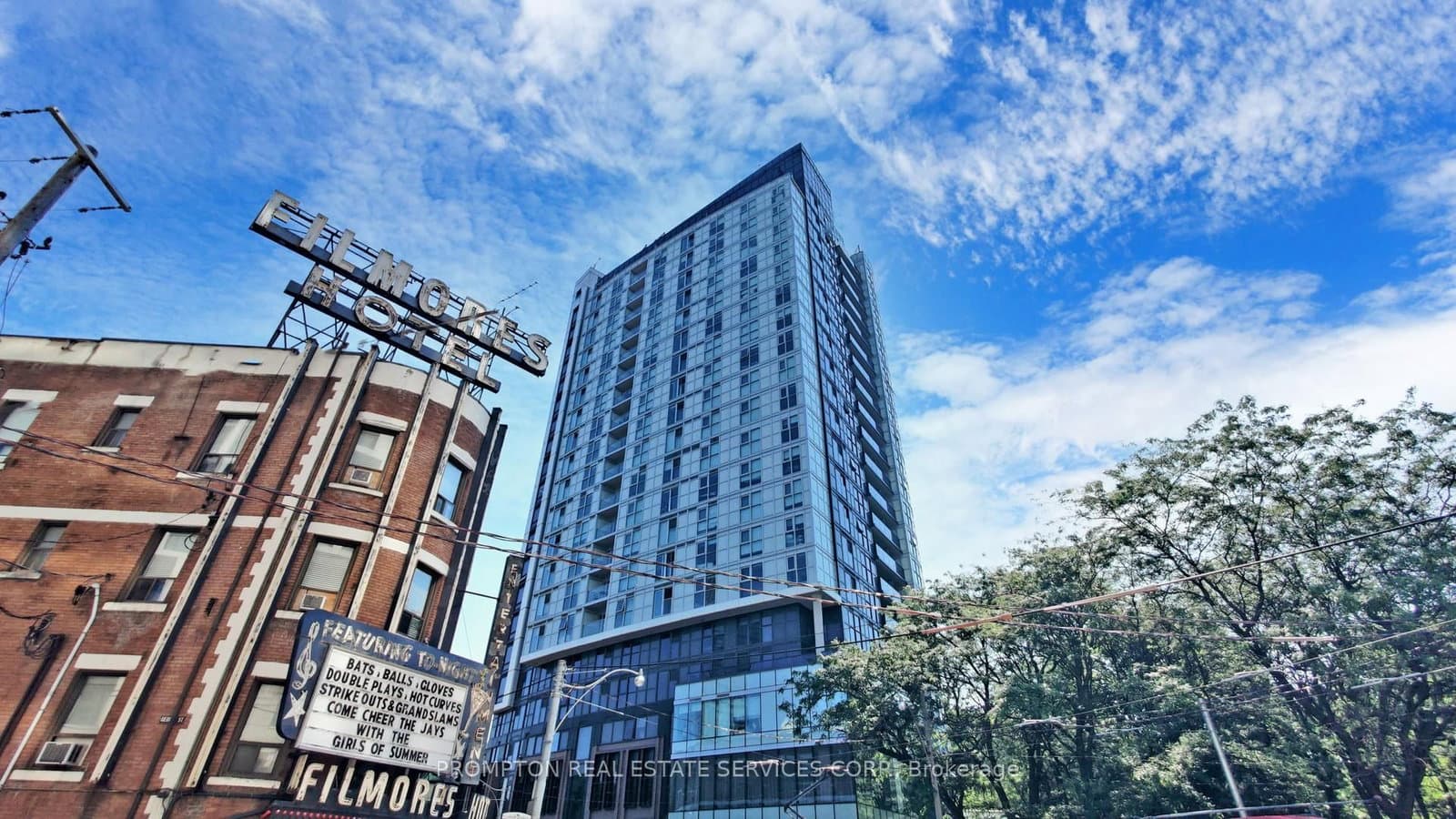 #Ph112 - 219 Dundas Street E