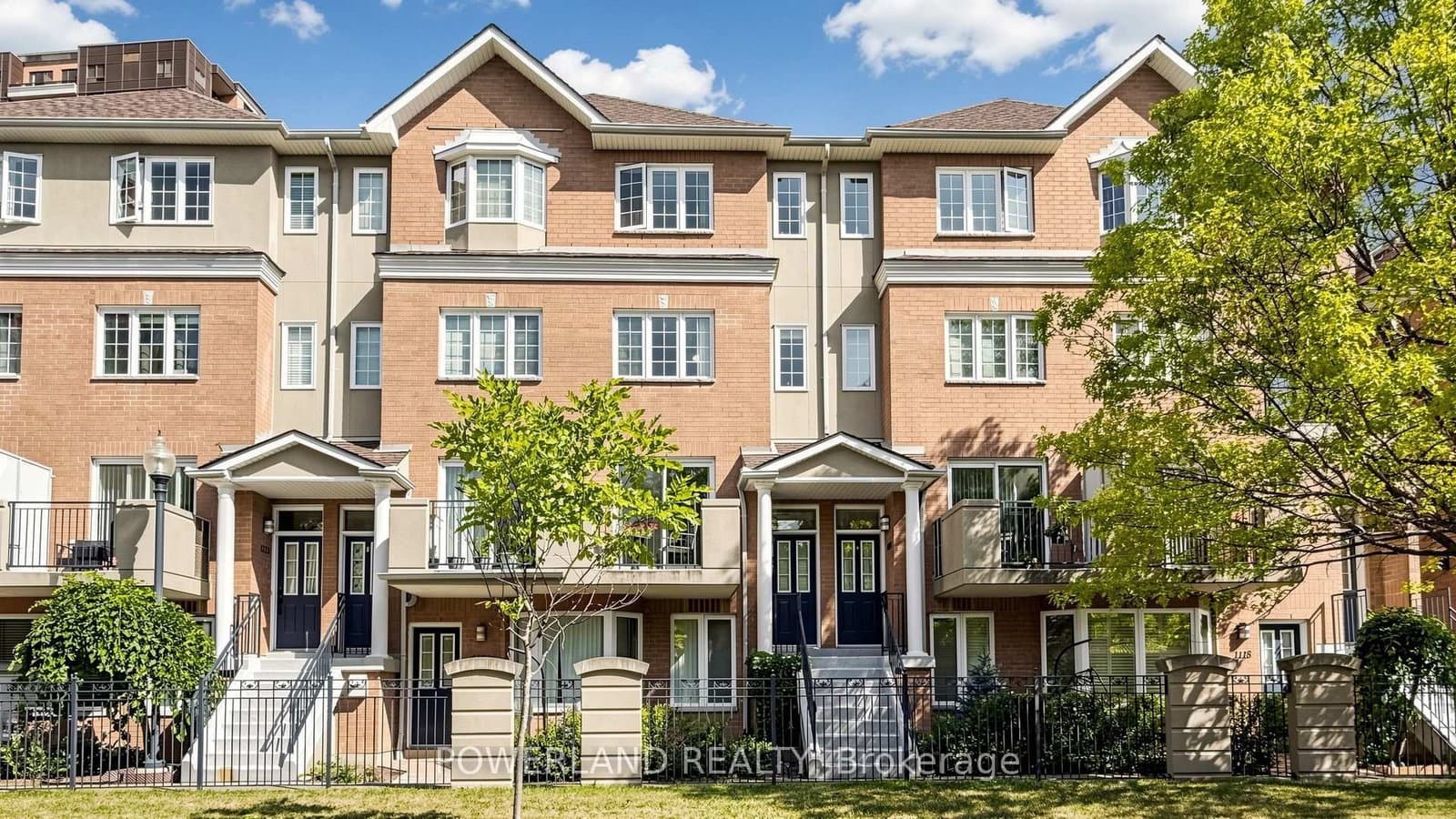 #1120 - 28 Sommerset Way