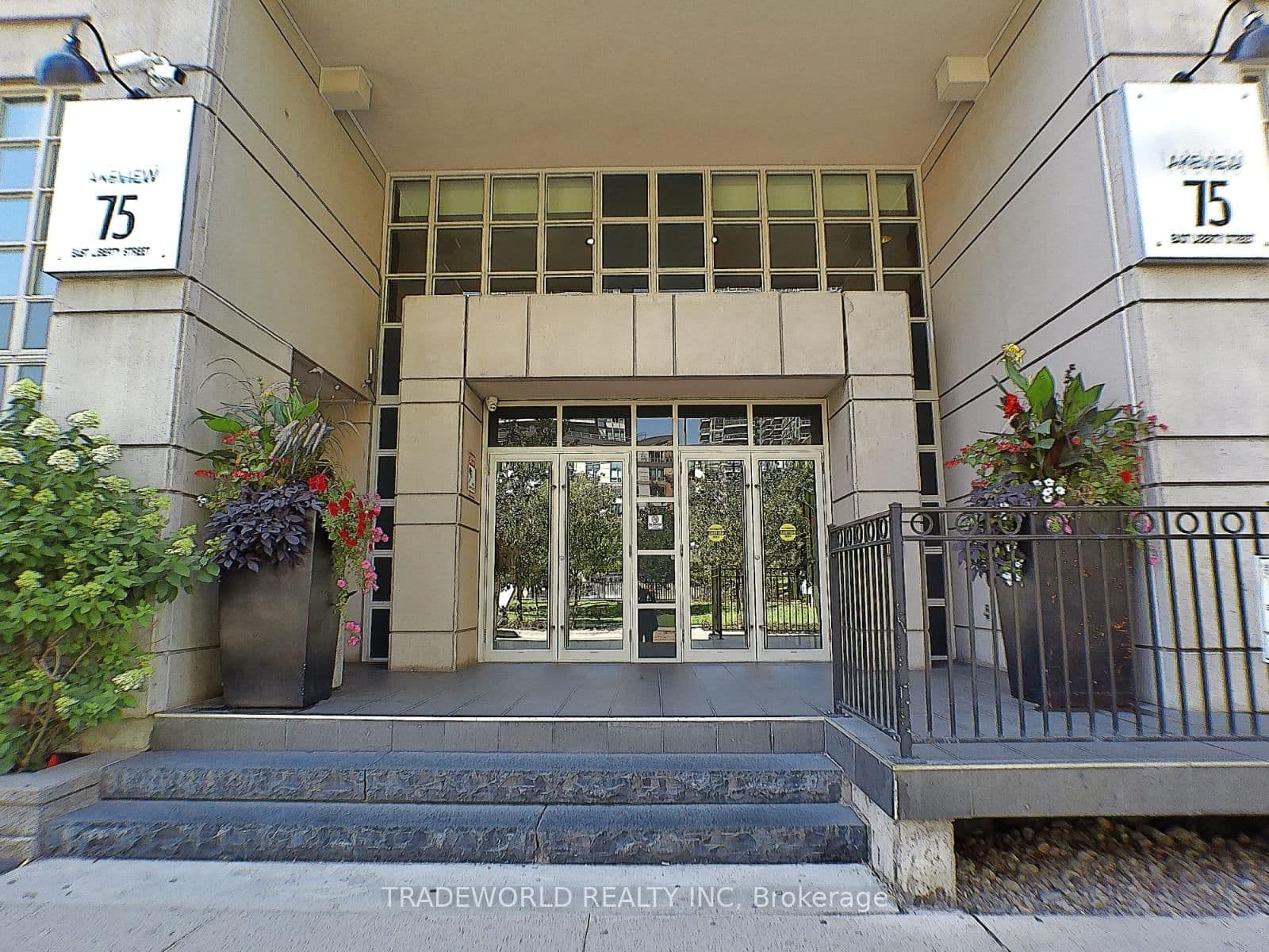 #1205 - 75 East Liberty Street