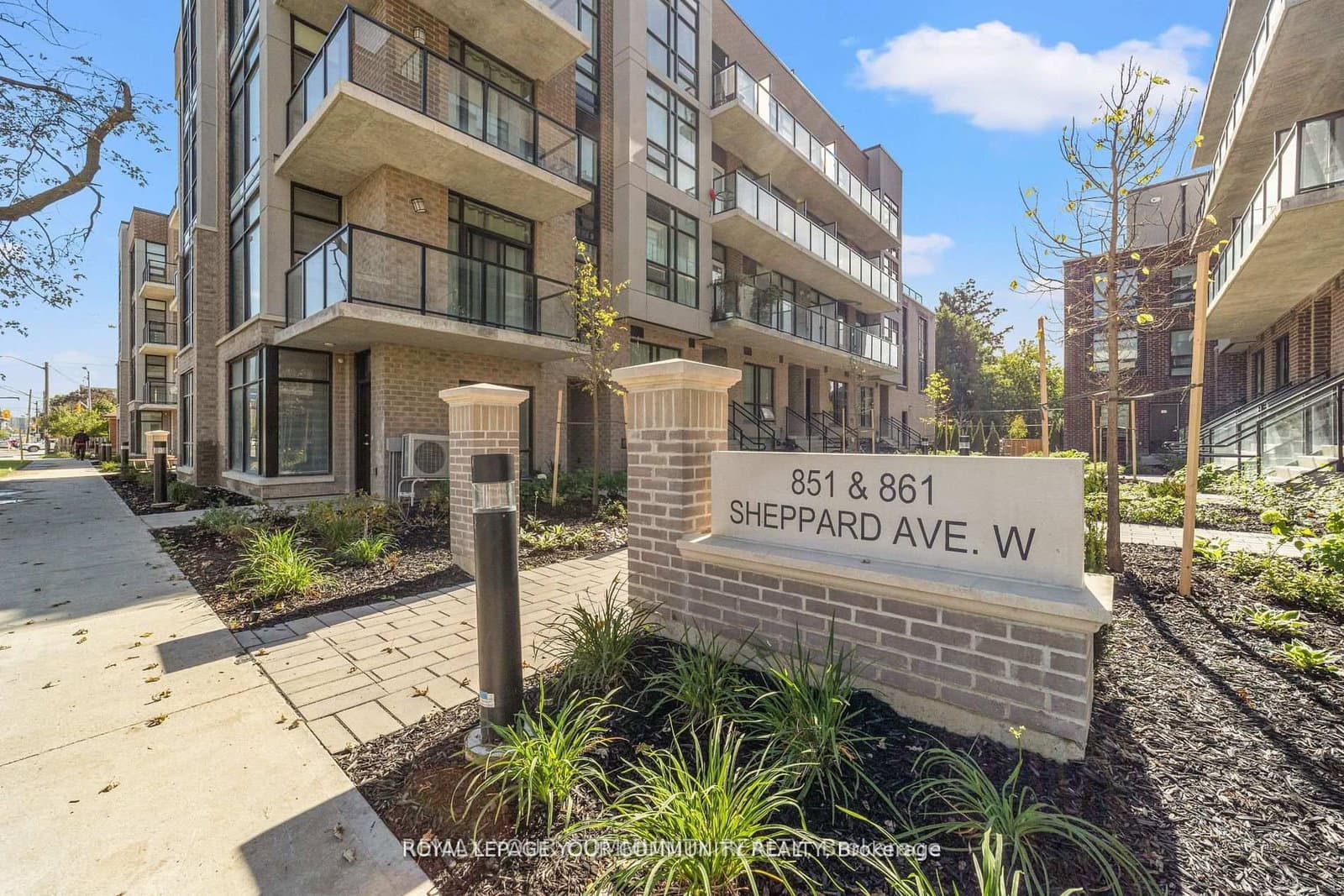 #3rd - 11-851 Sheppard Avenue