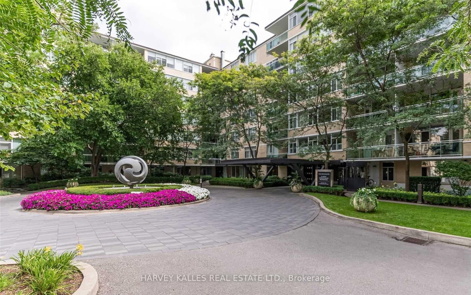 #320 - 1 Benvenuto Place