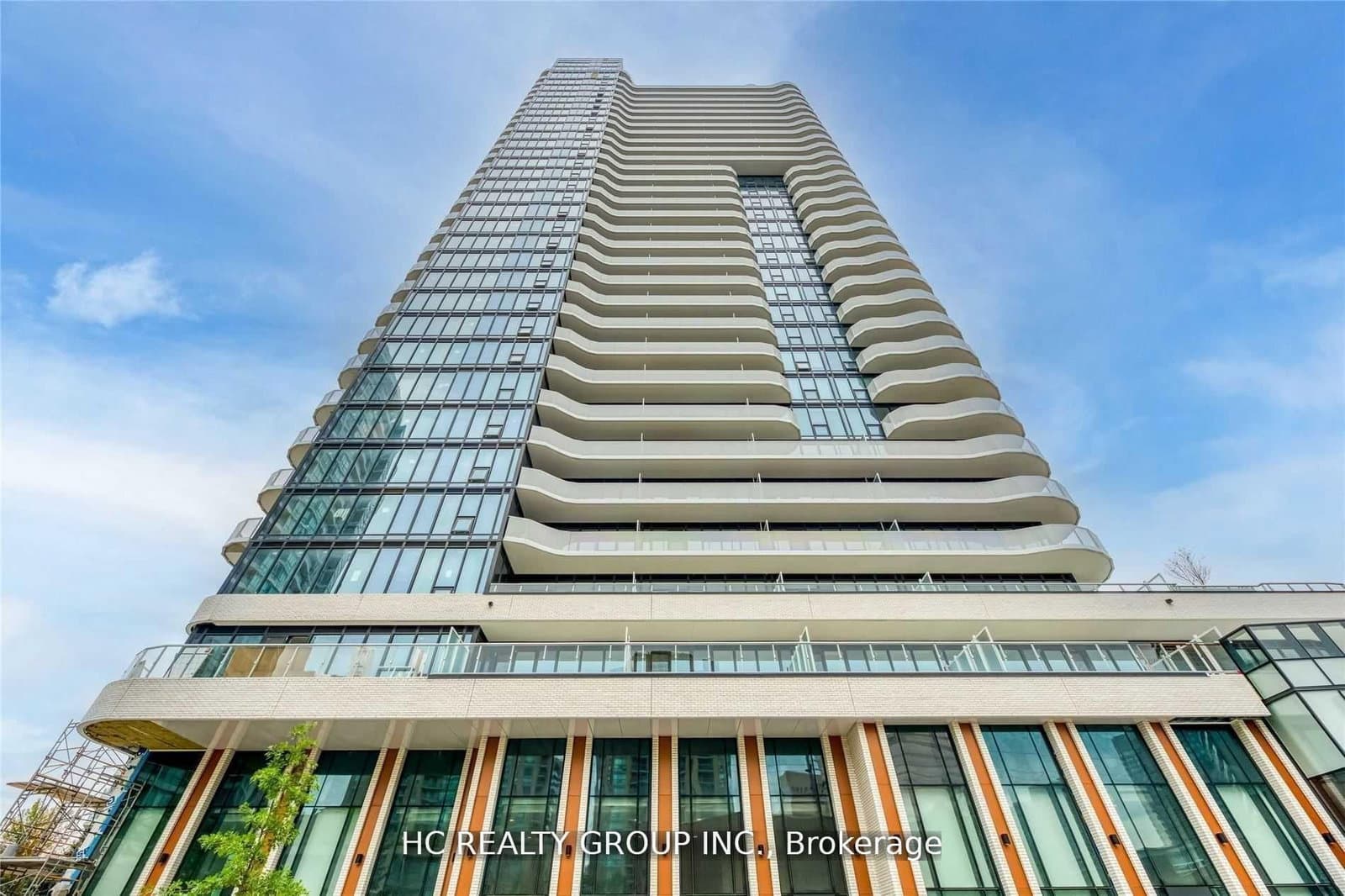 15 Holmes Avenue, Unit 605