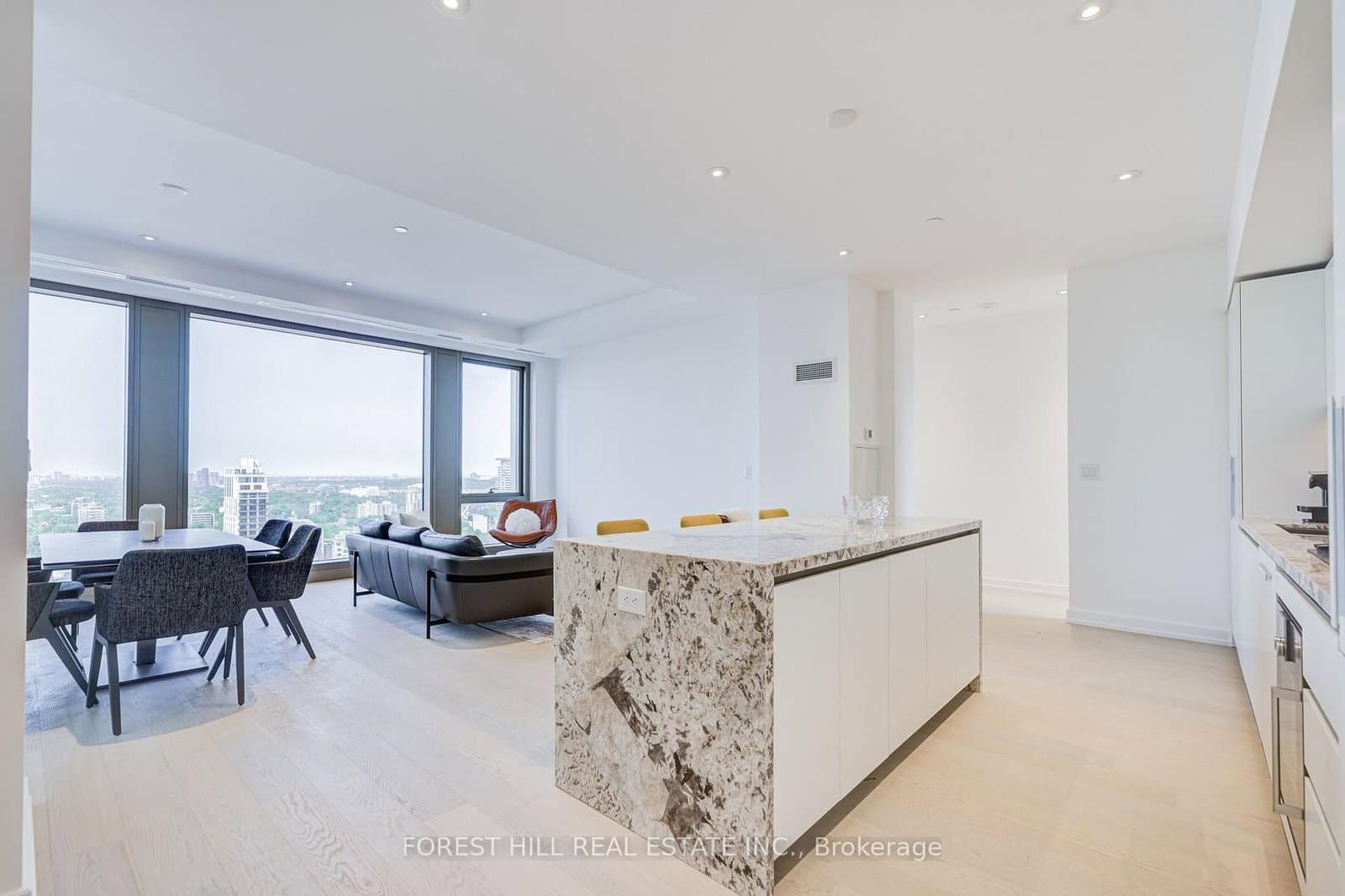 1315 BAY Street, Unit 2202
