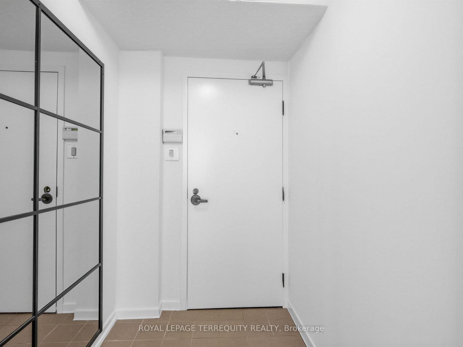 #210 - 25 Maitland Street