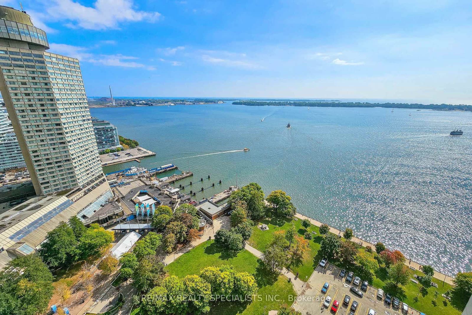 #1207 - 33 Harbour Square