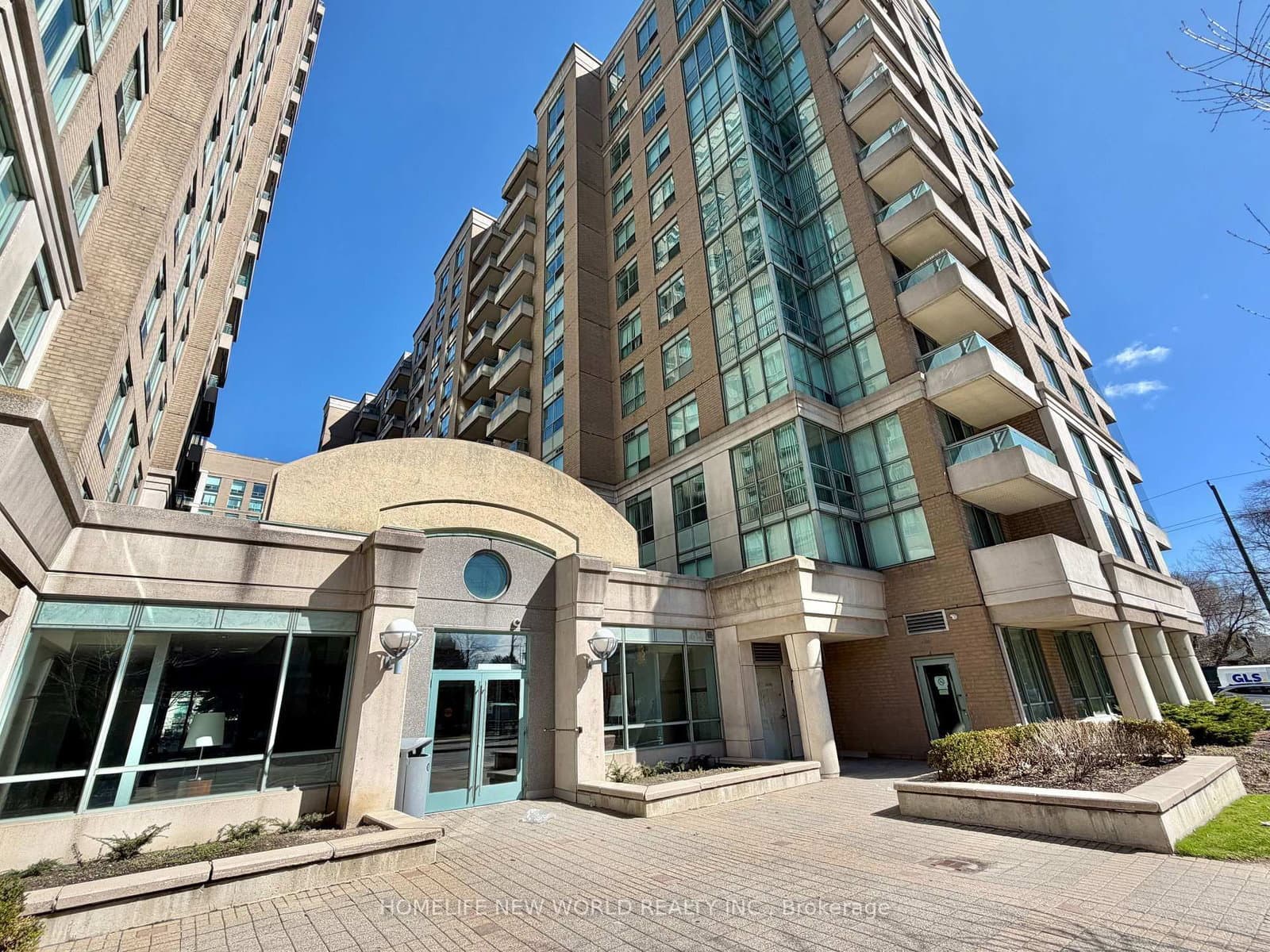 #303 - 39 Pemberton Avenue