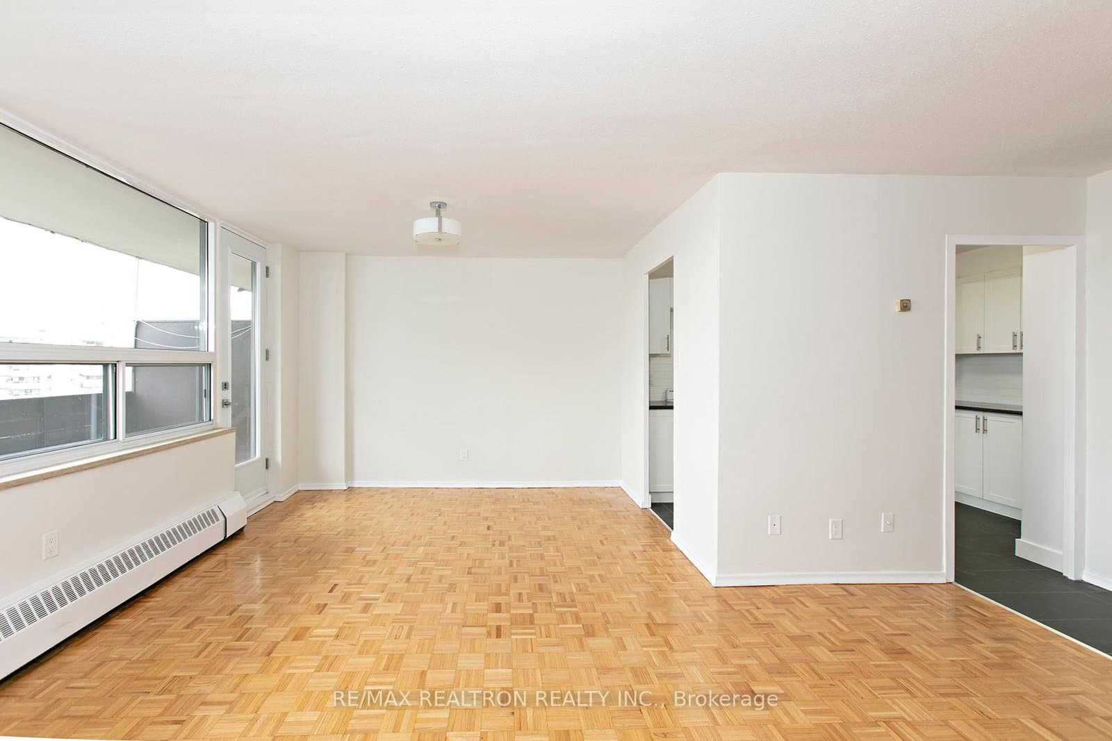 #601 - 6200 Bathurst Street