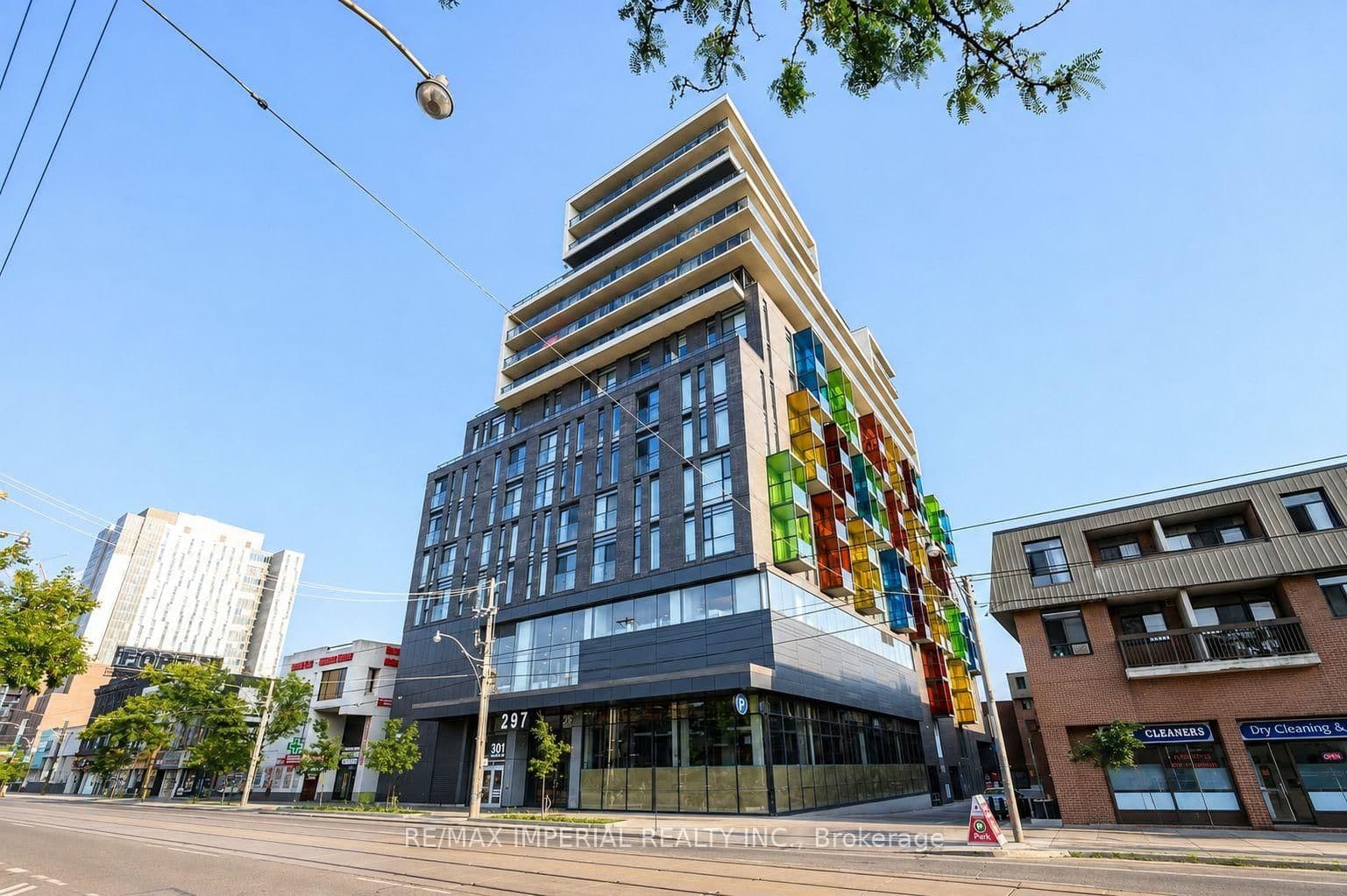 297 College Street, Unit 603