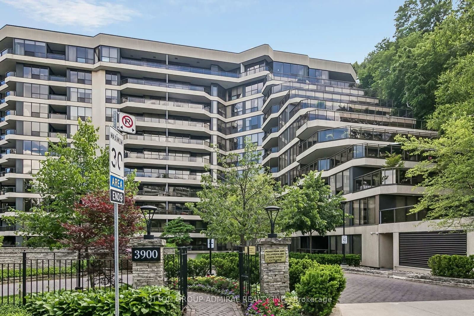#301 - 3900 Yonge Street