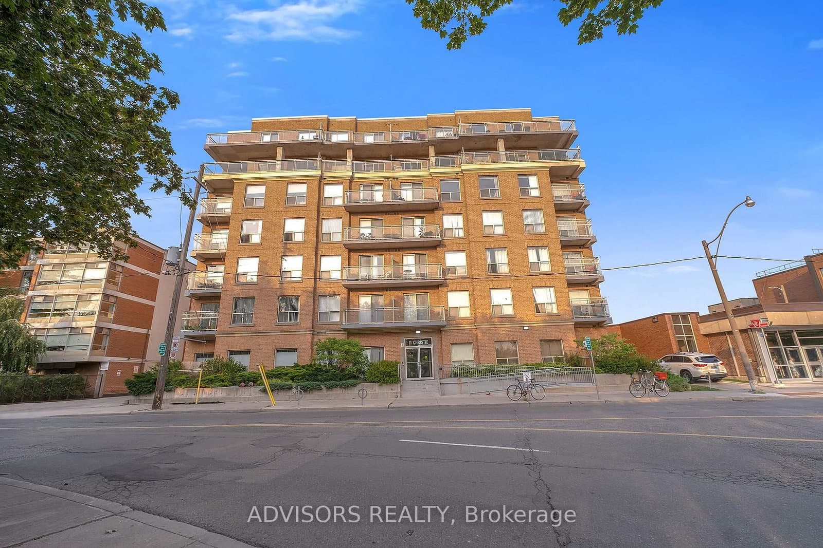 #209 - 11 Christie Street