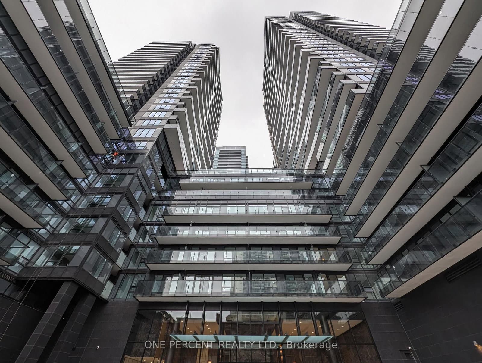 127 Broadway Avenue, Unit 1104