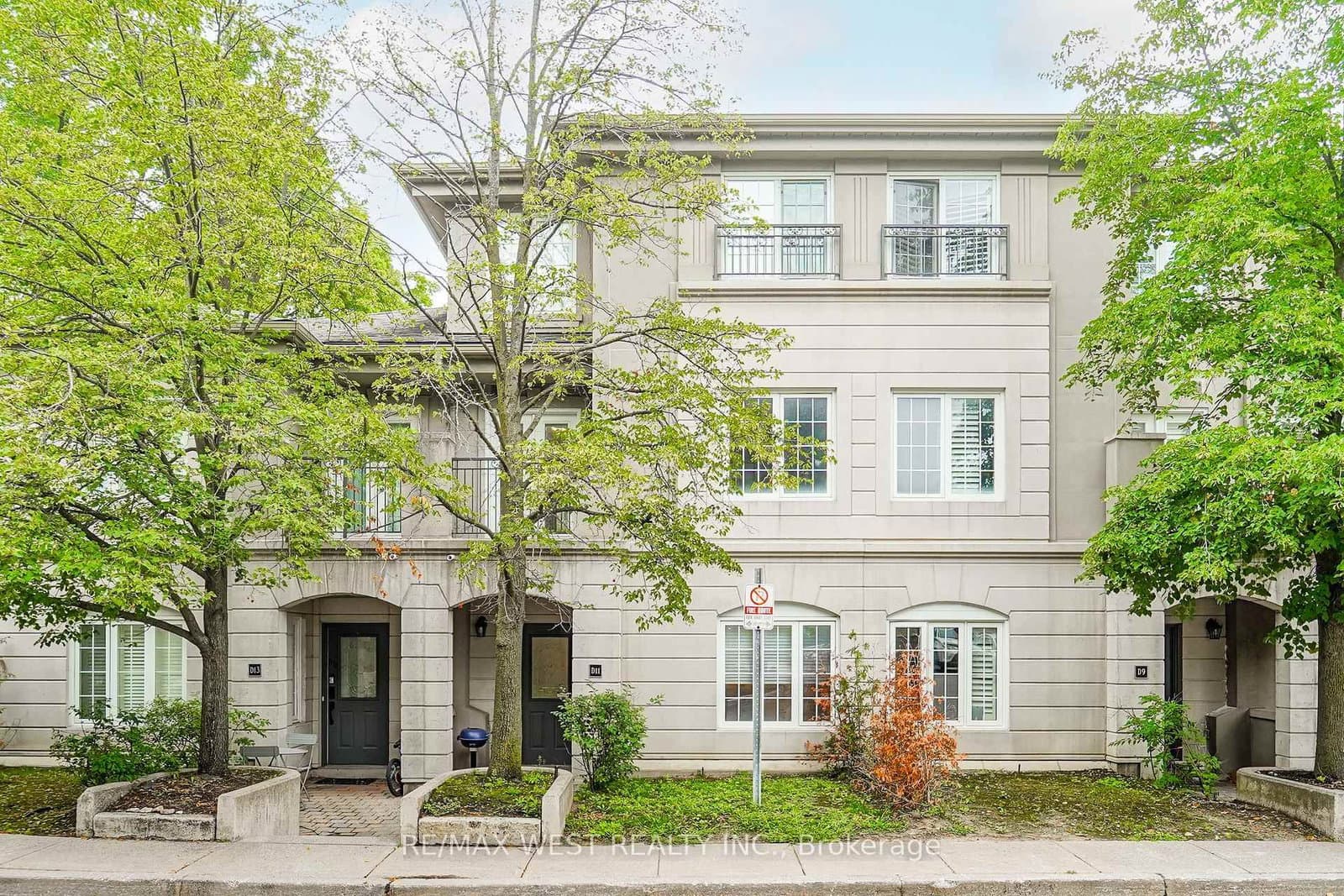 108 Finch Avenue W, Unit D11